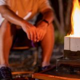 “焚火”を気軽に楽しめる「吹火台2×4STOVE」　